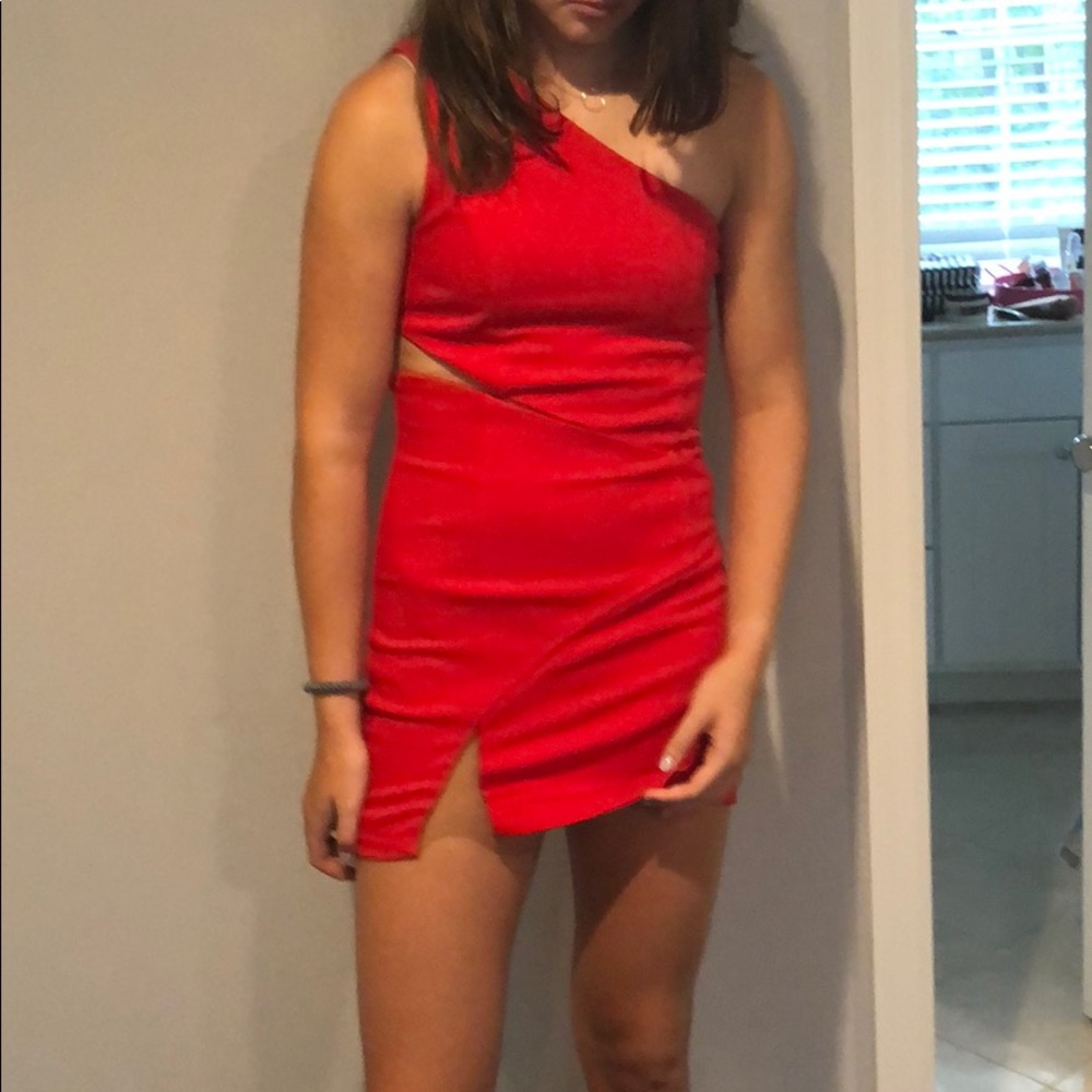 One shoulder sleeveless red dress